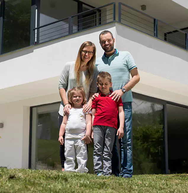 Why Medford Trusts Medford Pest Control Pro for Carpenter Bee Removal?